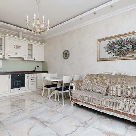 Greek Street Deluxe Apartment Odessa Extérieur photo