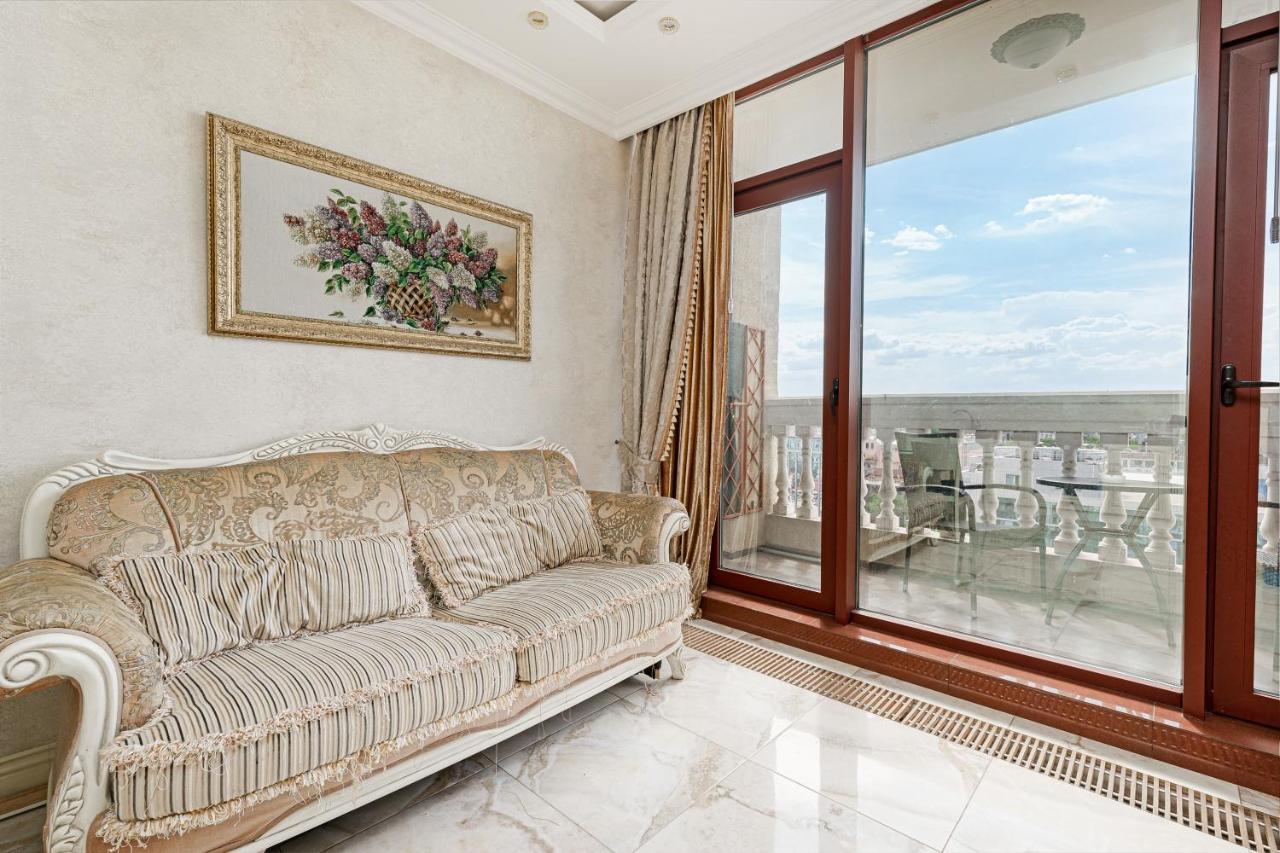 Greek Street Deluxe Apartment Odessa Extérieur photo