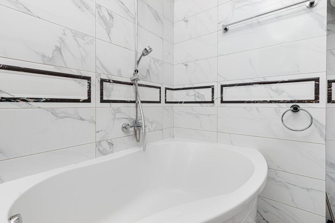 Greek Street Deluxe Apartment Odessa Extérieur photo